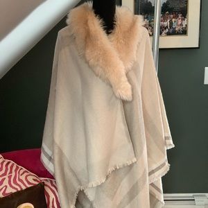Cozy Faux fur collar cape